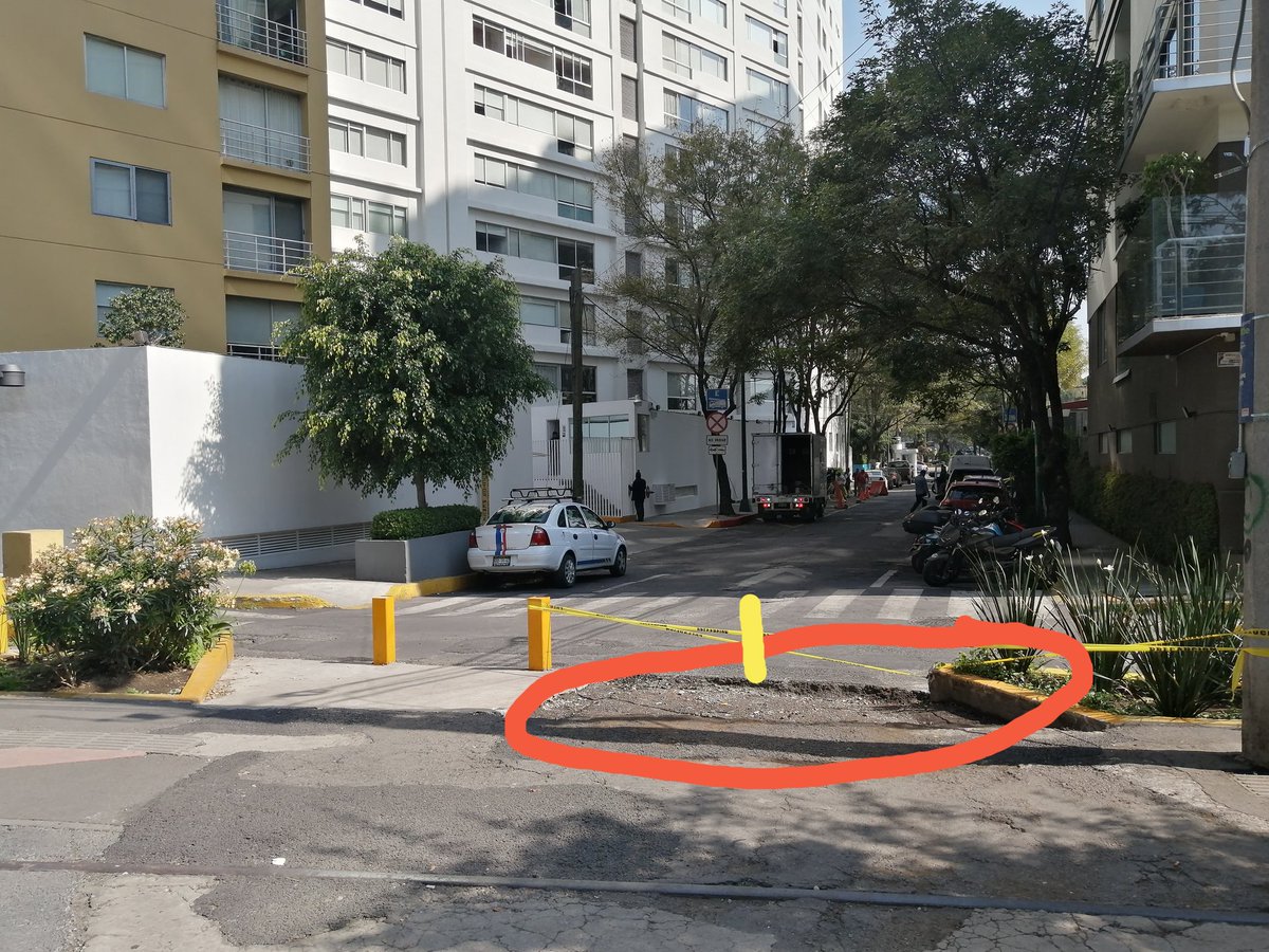 JaviEsquivel23's tweet image. Alc @mauriciotabe que bueno que @OlaMHmx ya quitó la jardinera que bloqueba UNICO ACCESO PEATONAL a Parque Lineal para más de 400 deptos en Mateo Alemán y Ferrocarril @Ampl_Granada. Sobre todo para carriolas, bastones, 3a edad, niños. Ya está AMPLIO, solo falta colar y 1 bolardo.
