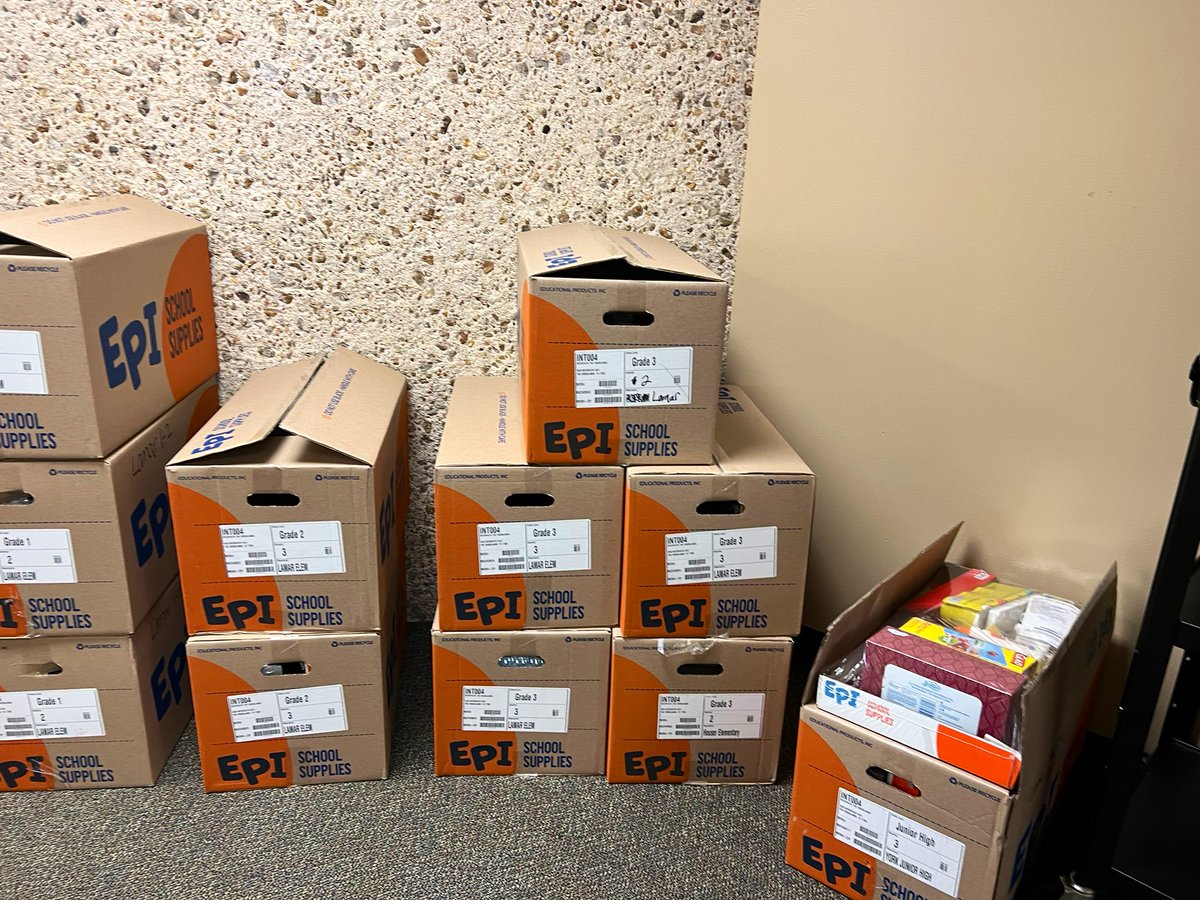 BIG thank you to Interfaith and VFW Auxiliary 12024 The Woodlands! Both amazing organizations donated school supplies to <a href="/LamarElemCISD/">Lamar Elementary, Conroe ISD</a> this morning 👍💙🤗