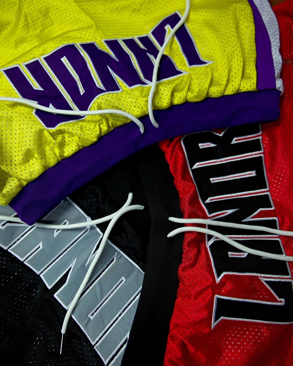 mikeyartc's tweet photo. @LANORclothing  still time to grab a set. Hope these photos help you decide which color to grab but if you still can’t decide just grab all 3! https://t.co/RFNYcqmYD7