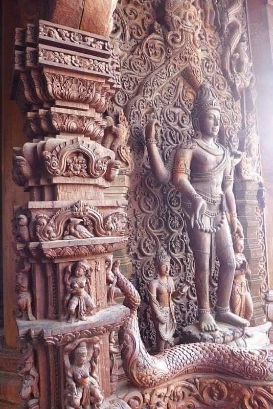 AvdheshanandG's tweet photo. कला व वास्तु की विविध विधाओं के साथ पारम्परिकता व अतीत की श्रेष्ठताओं को सहेजने का आशय अपने आत्मगौरव की अभिव्यक्ति से है।भारतीय संस्कृति निसर्ग  नियामकों के साथ नित्य एकीकृत है; इस  दिव्य संस्कृति का उपासक होने पर हम भारतीय गौरवान्वित हैं! 

#AvdheshanandG_Quotes #HarGharTiranga https://t.co/tpkrwJ25xe