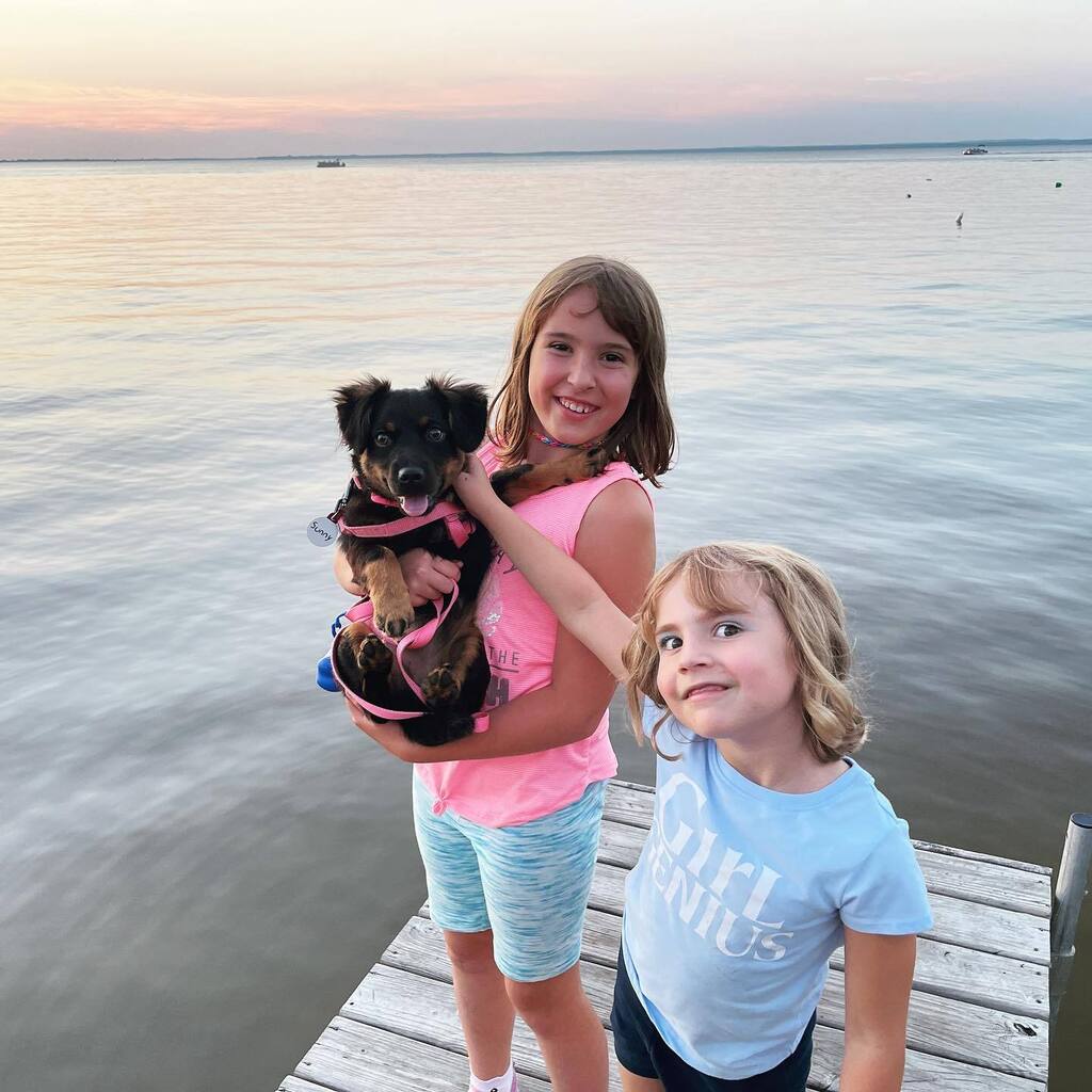 “The Girls” in Houghton Lake, 2022 instagr.am/p/Cg5ky16jcsV/