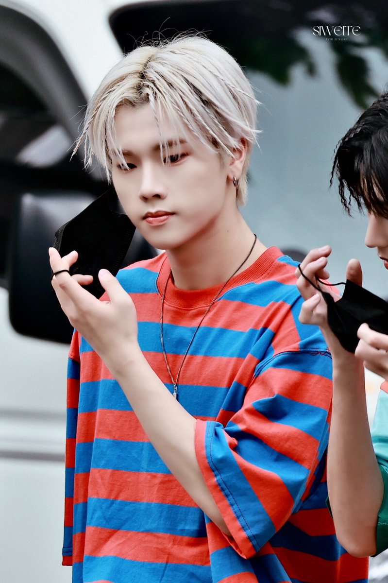 siweite_'s tweet photo. 220805 뮤직뱅크 출근  

#jungsu #정수 
#엑스디너리히어로즈 #XdinaryHeroes https://t.co/tXgrWFxBAi