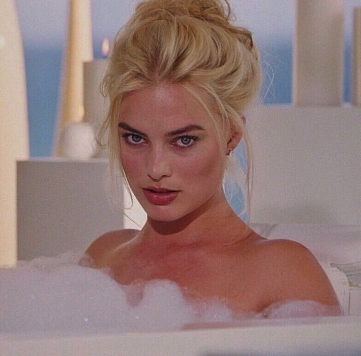 pics of margot on Twitter "margot robbie as naomi lapaglia in ‘wolf of wall street’ (2013