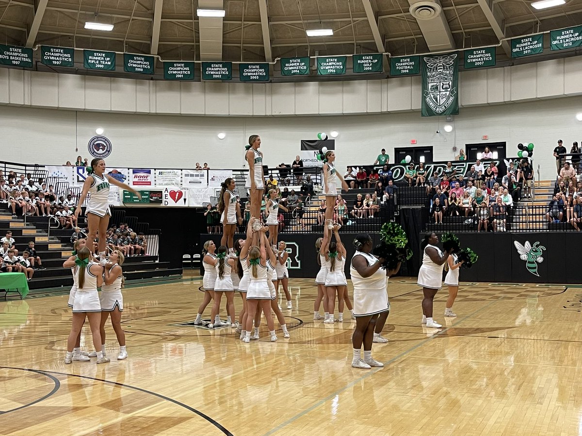 roswellsports's tweet photo. Meet the Hornets tonight was a HUGE success tonight! What a great event put on by our Football, Cheer, and Band programs! Stoked about the upcoming season! #LL5 @TDCROSWELL @HornetsRHSCheer @RoswellBands @caprewett @latoya_miley @FultonAD_crafts https://t.co/dnIg3LI1Mc