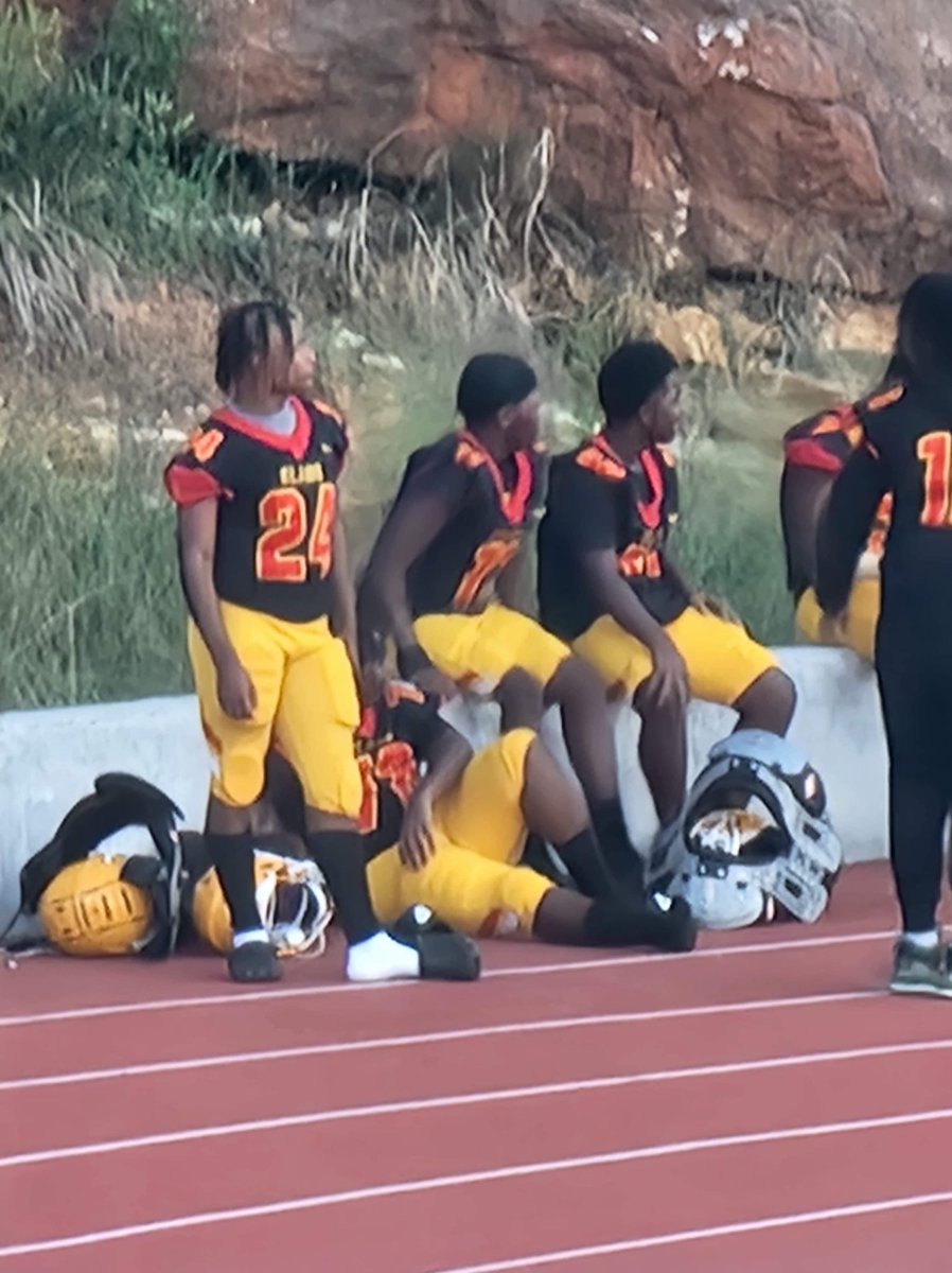 BillupsRed's tweet photo. Game Day.. first year of high school first game as a freshman #RedDawg #showtime #706 https://t.co/k7Al2yFQcW