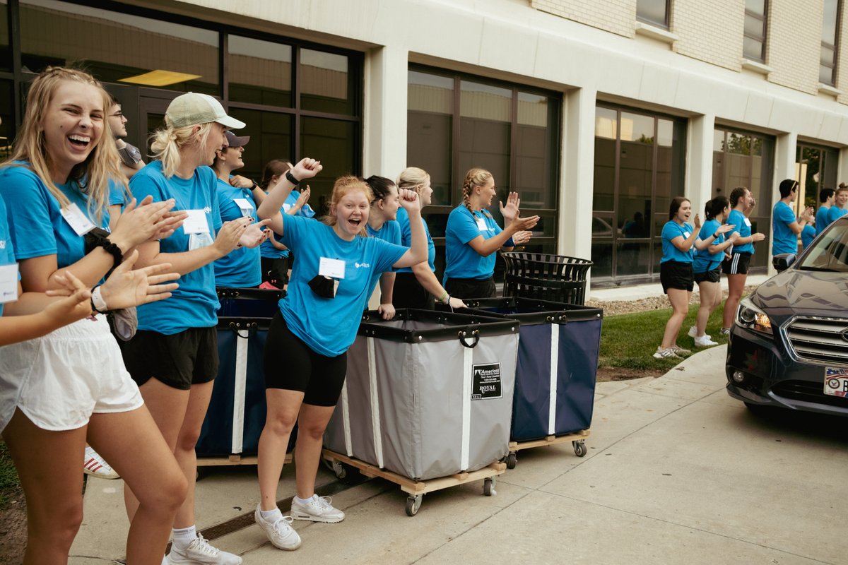 BluejayLife's tweet photo. T - 1 week left until a new school year!!! https://t.co/v6bW5gqusZ