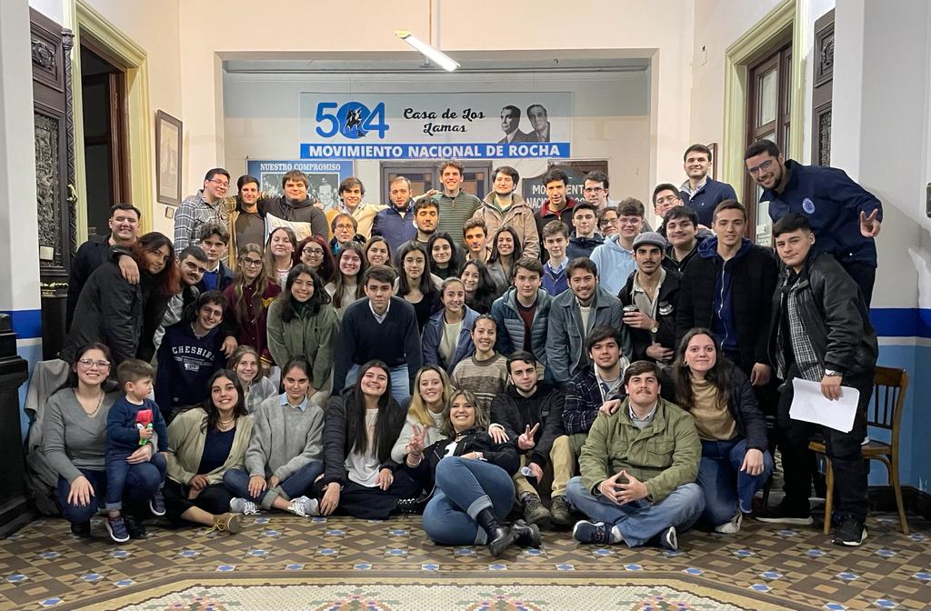 Franco__sormani's tweet photo. Muchos compañeros nuevos en una nueva reunión de @Jovenes40
Yo tambien #ElijoHacer . Y para hacer #EsAca https://t.co/1Q0wGRKjuu