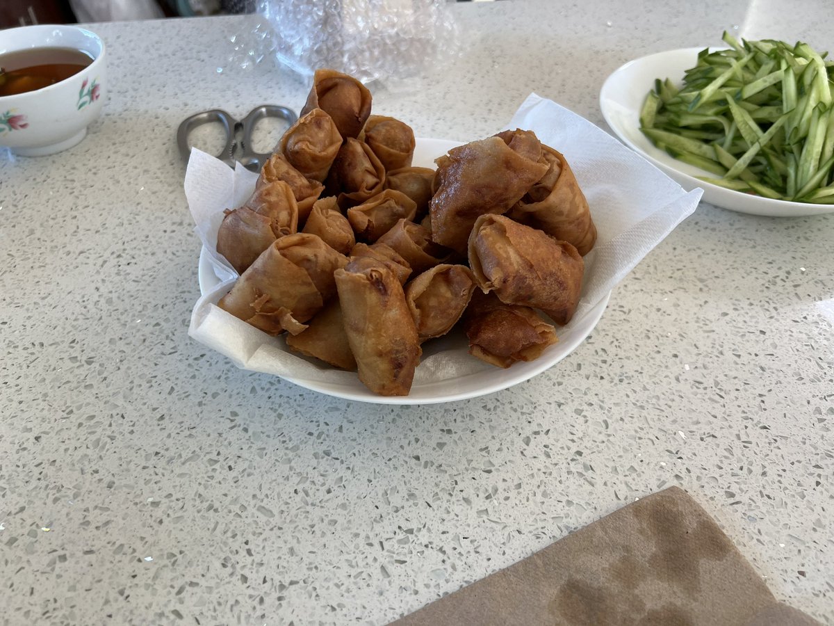 HomeVietFood's tweet photo. Egg rolls and sautéed shrimp #foodie #cooking #PremierLeague #eggrolls https://t.co/Zb0UlORLvM