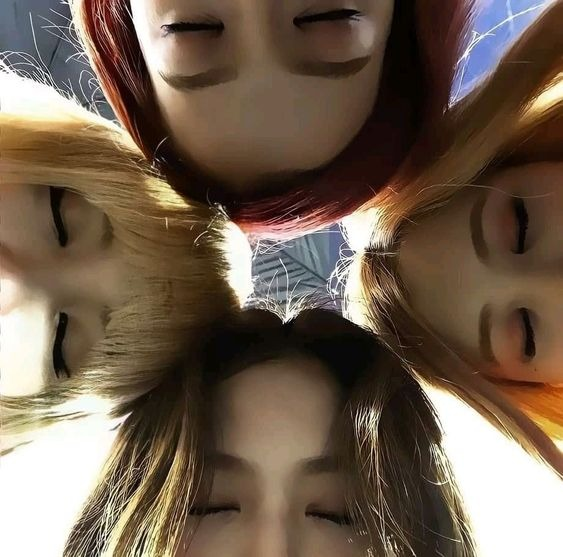 Pwingit_'s tweet photo. Bts and blackpink? Oh, the kings of the industry? those who have made history around the world? Of course I know them!! 🤎 https://t.co/dy54XENMYi
