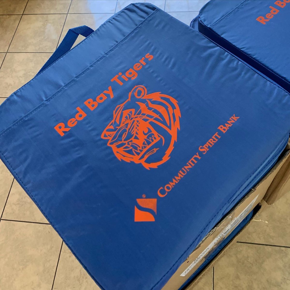 CommSpiritBank's tweet photo. What a great day with our Red Bay &amp; Vina teachers!!! We enjoyed hosting you for a back to school luncheon! Hope you all have a wonderful &amp; safe year ahead!! 
🧡💙✂️📚🖍📓✏️❤️🖤 #banktoschool https://t.co/9VvDCL1JAs