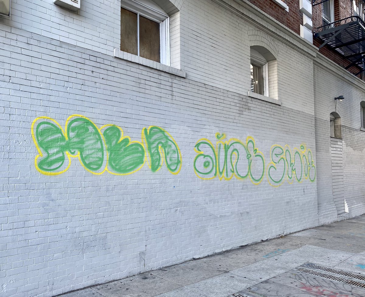 emmaruthless's tweet photo. 15th &amp; Valencia https://t.co/3k8f8DC1Kq
