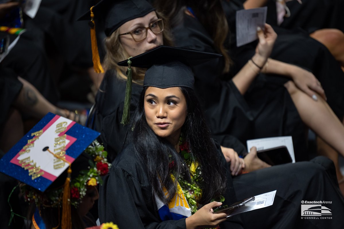 OConnellCenter's tweet photo. Hard work and dedication pay off! Congrats to everyone receiving their @UF degree this evening! Represent the Gator Nation proud! #UFGrad

Full Gallery 📸: https://t.co/mv2vj9tgkN https://t.co/5HeLC1PAIe
