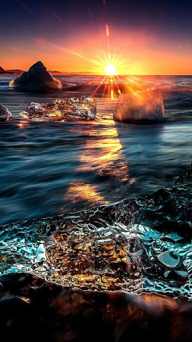 SairaaliMM's tweet photo. Enjoy golden morning 🌄 https://t.co/vvfZeZdrvZ