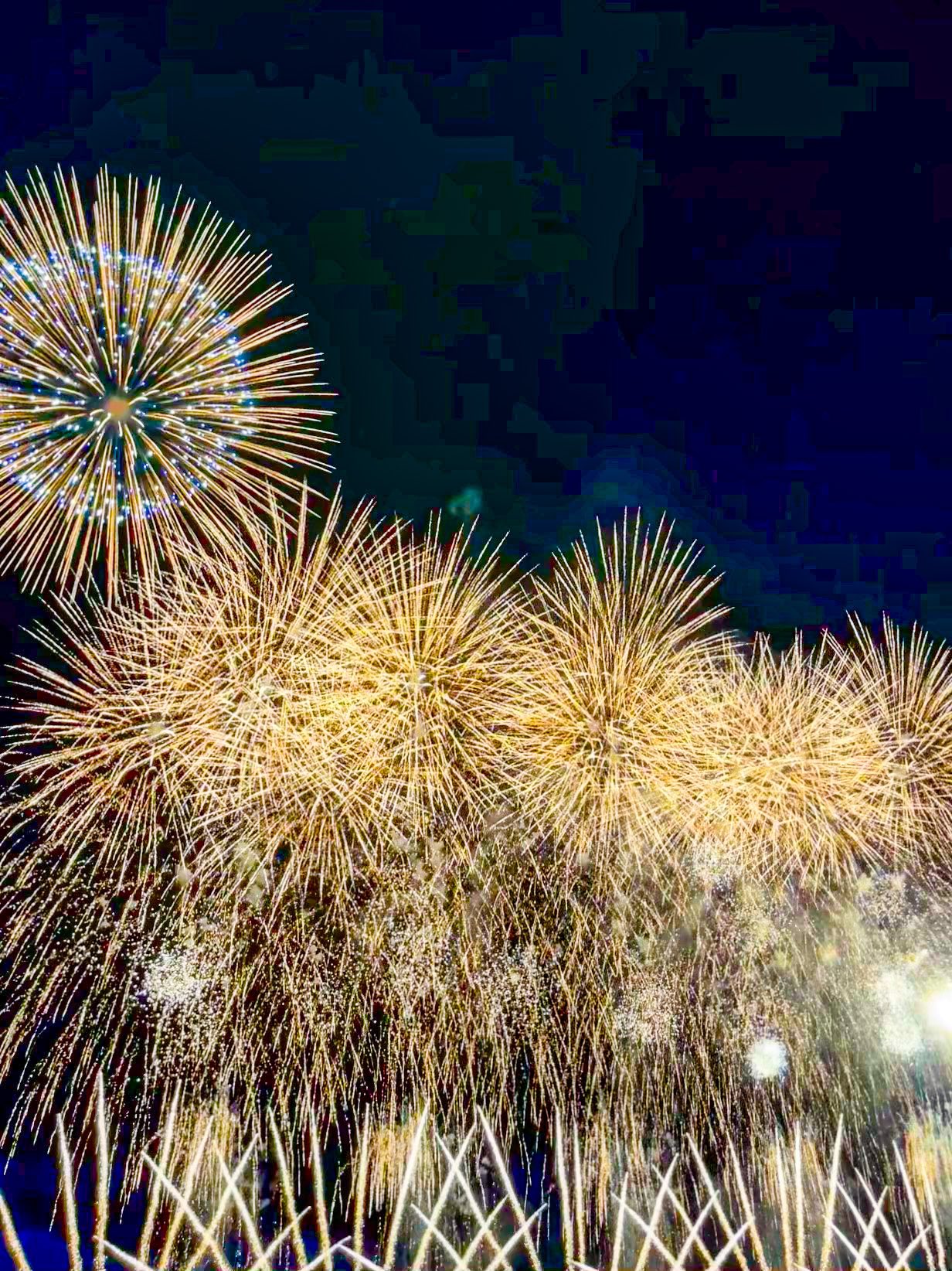 Emotional By Iphone 夜の空に咲く光の華 筑後川花火大会 写真好きな人と繋がりたい 九州旅行 福岡 久留米 写真で奏でる私の世界 夜 花火 花火大会 夏 T Co 9kxkc4nofd Twitter