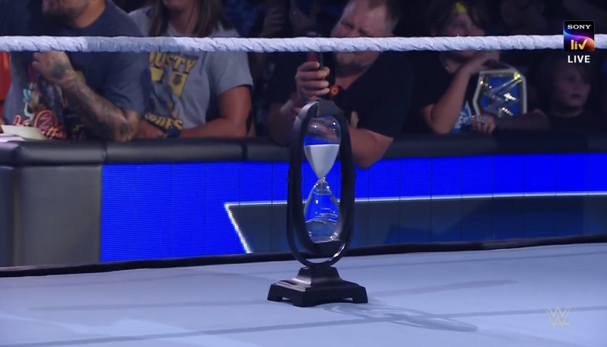 WWEIndia's tweet photo. TICK. TOCK. ⏳ ❌ #SmackDown https://t.co/58DTf6enZM