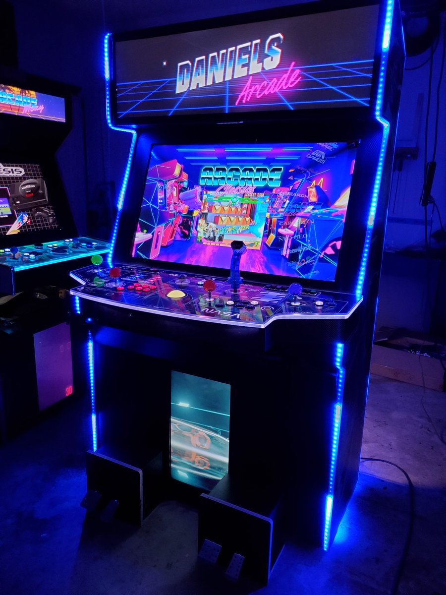 ArcadeParadox's tweet image. New chungus! The COLOSSUS arcade. 43" main monitor, 44" ultrawide LCD marquee, 24" lcd kickplate. All synced to game selection with custom animated default screens. #arcade