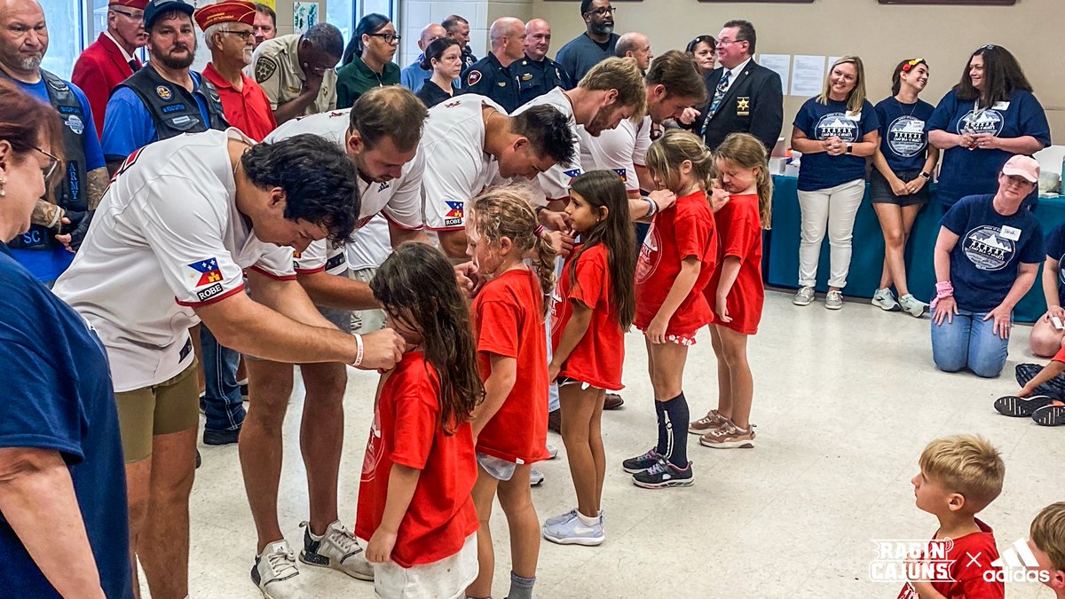 RaginCajunsBSB's tweet photo. Honored to spend time today with the children at Camp Brave Hearts. Thank you to @HAcadiana for having us.

#GeauxCajuns ⚜️ https://t.co/cM4lYaE2Uu