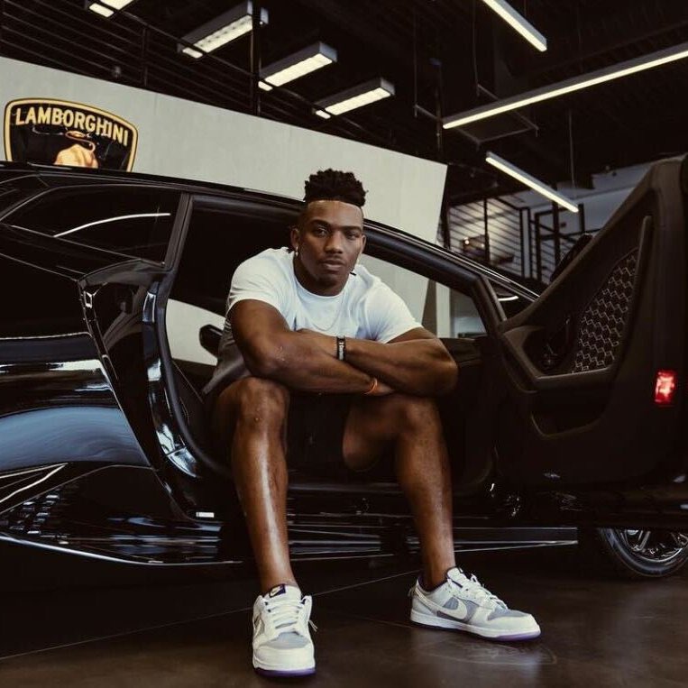 joelmgarver's tweet photo. The team takes the bus so the players can all drive exotics. #WelcomeToNIL https://t.co/mB4ZME1dlT