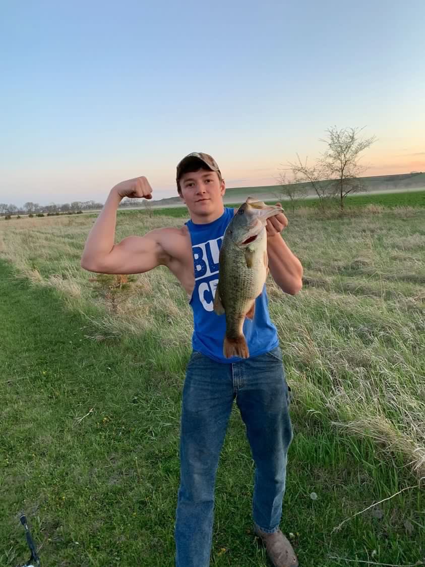 This week’s Fan Feature Friday goes to Denver Pauley with this mondo of a bass that is surprisingly bigger than his biceps. Congrats Denver on this great catch!! Send in your catch to be featured on here. #DING
