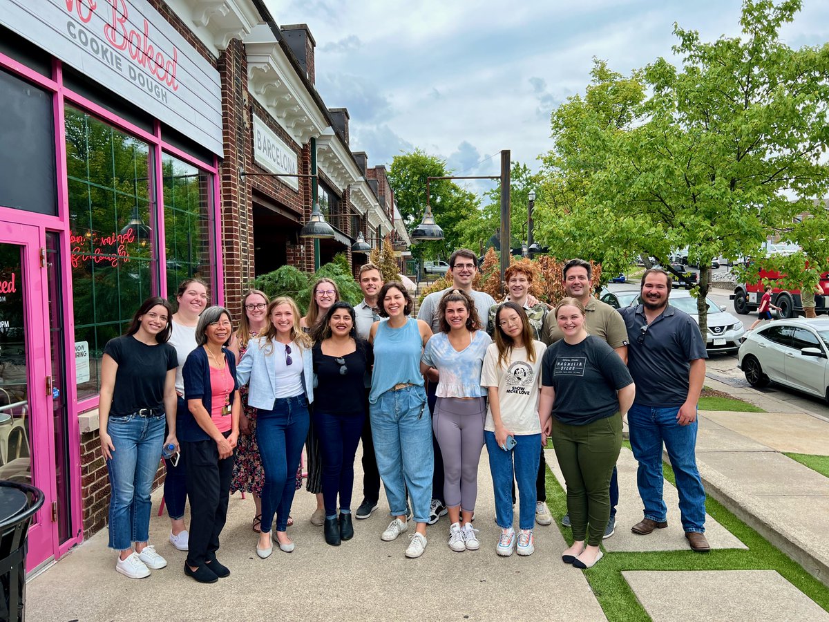 SpragginsLab's tweet photo. Much to celebrate this week so we ventured out for a lab lunch  - @chEMMAstry's defense and a bitter-sweet send-off to @j_spathies (incoming @VUBasicSciences grad student) and Lin Xu (@_hubmap fellow), who are both wrapping up summer research experiences in our lab. https://t.co/GUnUI0zCfQ