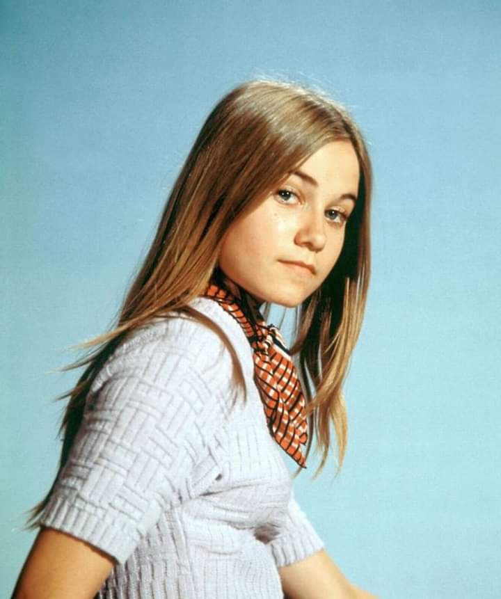 Happy Birthday to Maureen McCormick who turns 66 today!  Pictured here as Marcia Brady on The Brady Bunch. 