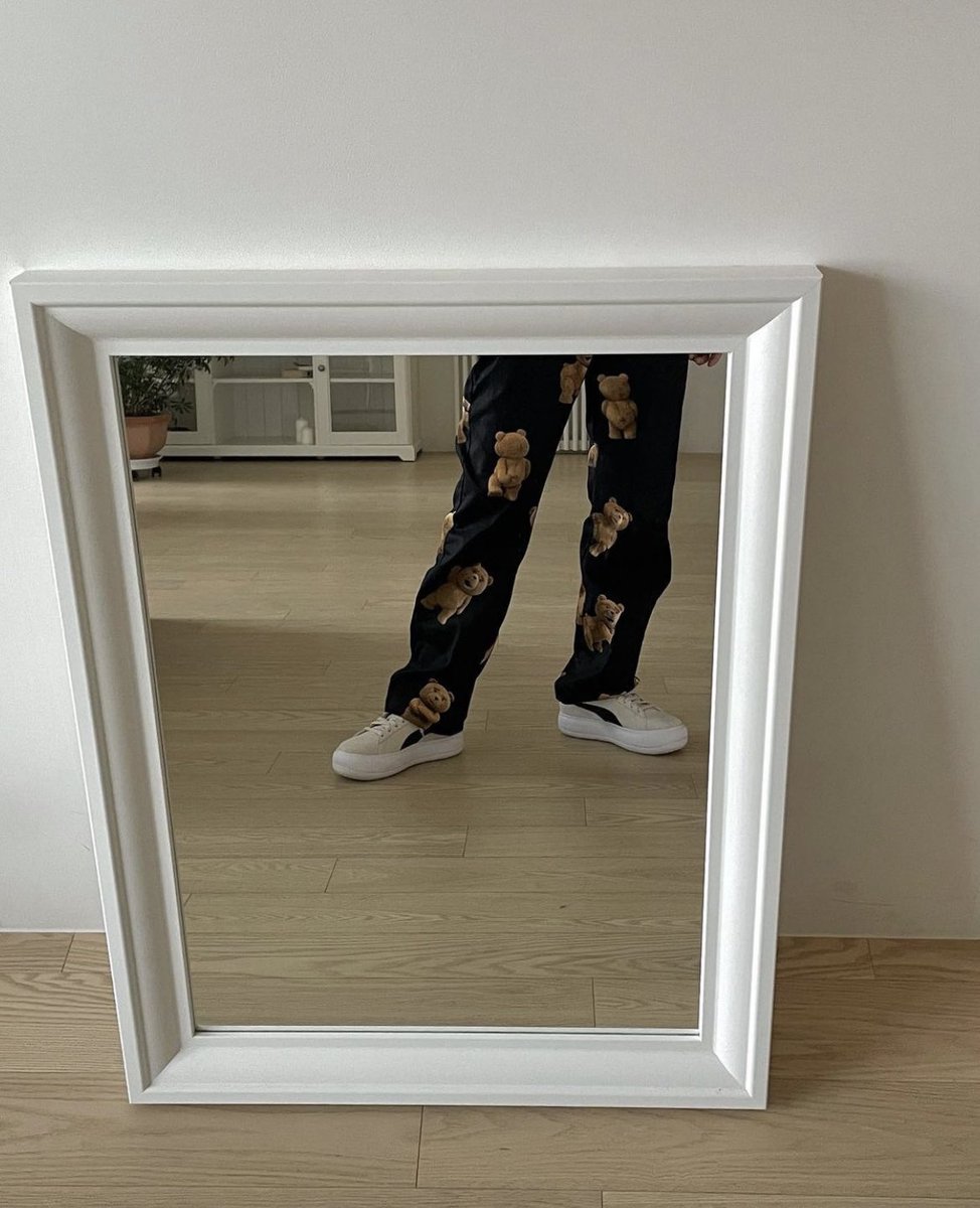 ㅤ  

͏͏͏͏͏͏

️️ ️️  ️️ ——— みらい。O1:O3 𓆸
͏͏͏͏͏͏

 ️️  ️️ flexing these cute pants i
 ️️  ️️ got while out shopping last
 ️️  ️️ night. good afternoon, ppl.

ㅤ