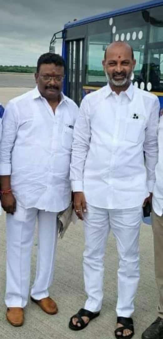 TeenmarMallanna's tweet photo. Congratulations @sravandasoju Anna https://t.co/IH12TLpPVu