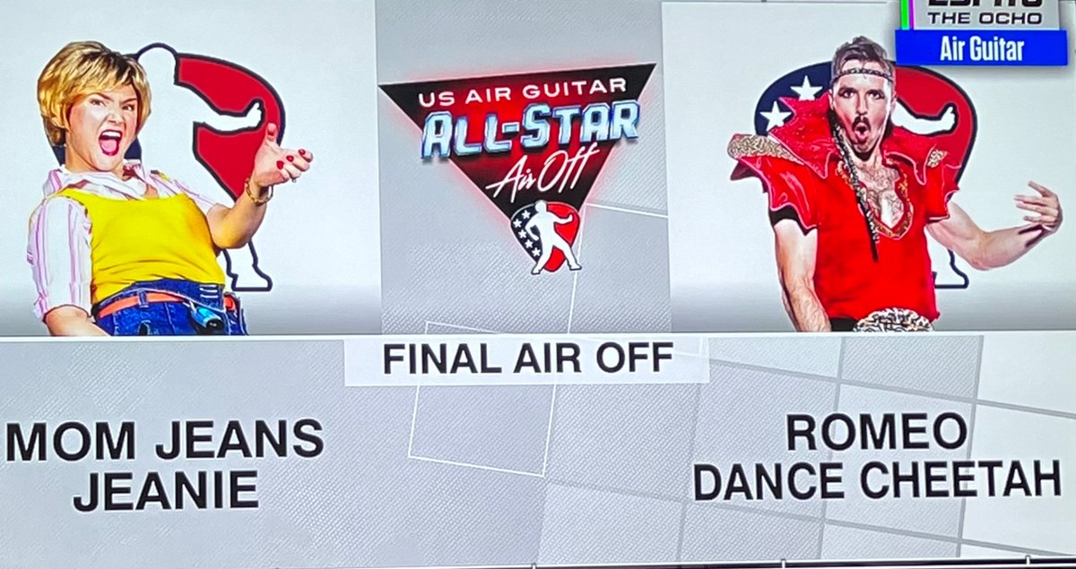 awfulannouncing's tweet photo. The best rivalry in all of sports https://t.co/FKFADEXZDV