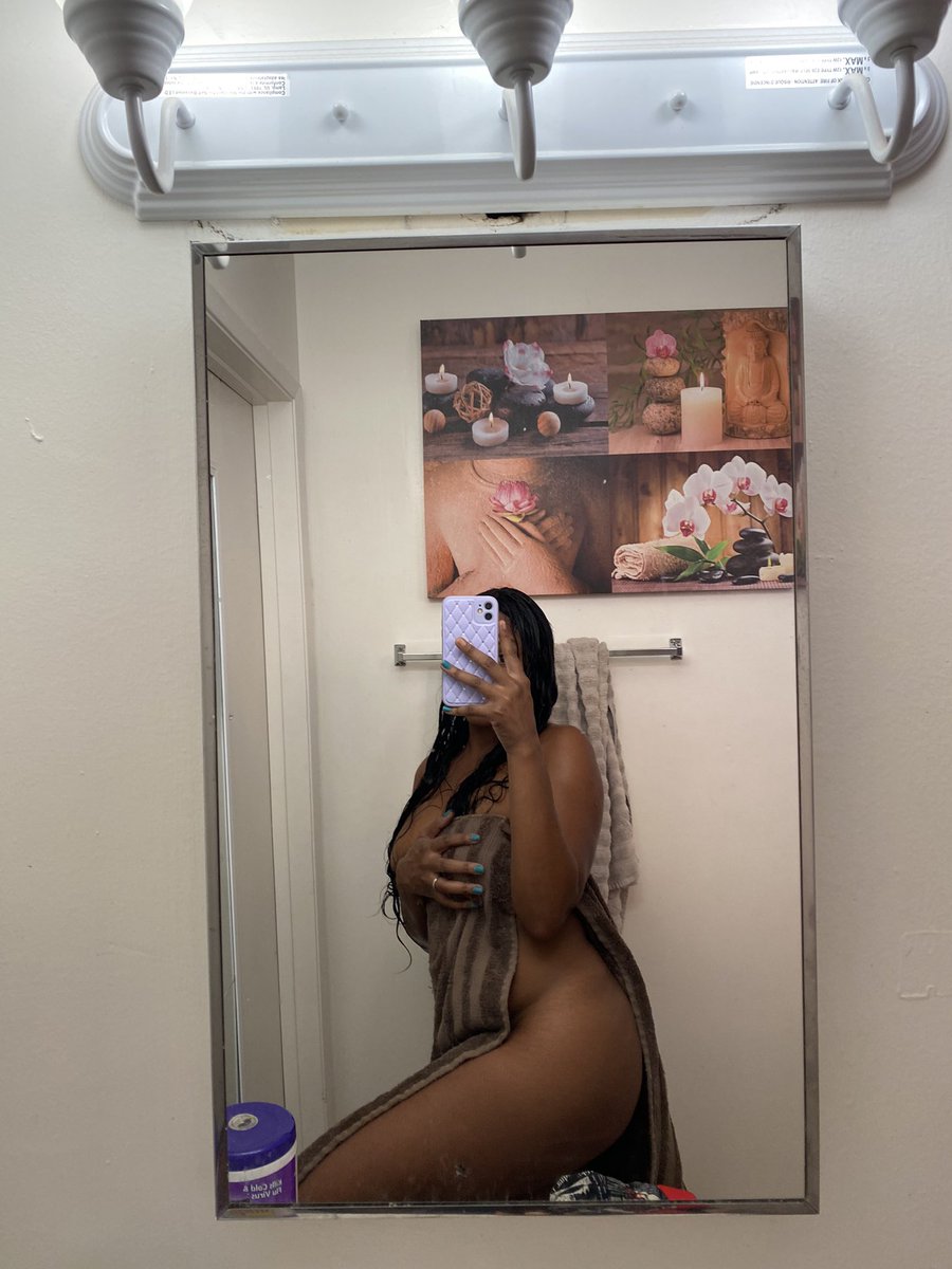 graybrii47's tweet photo. Fresh out the shower 💦🐱 https://t.co/49aqglr6wv
#onlyfans #onlyfansgirl #content #spicycontent #spicycontentcreator #onlyfanscontent #onlyfans  #onlyfans #content #sale #OF #sale #pics #vids #freakyvids #freak #wet #ebony https://t.co/2rD3eQSUKS