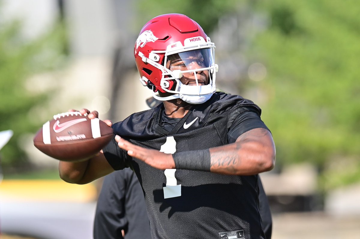 RazorbackFB's tweet photo. First hot one in the books. https://t.co/jF1kNZpg2I