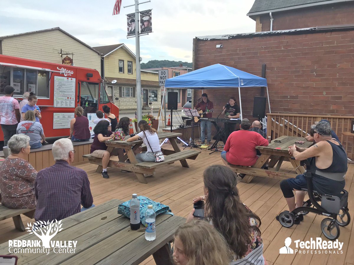 GordonBarrows's tweet image. PHOTOS: First Friday Music with Andrew Nulph at the Redbank Valley Community Center. Thank you to Ice-o for the frozen treats!

*Photos courtesy of TechReady Professionals &amp;amp; RedbankValley.org

#Music #1Friday #CommunityCenter #NewBethlehem #RedbankValley