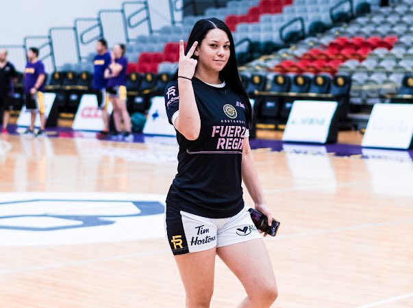 Vbarriga25's tweet photo. L🏀VE https://t.co/4omEAMVeaK