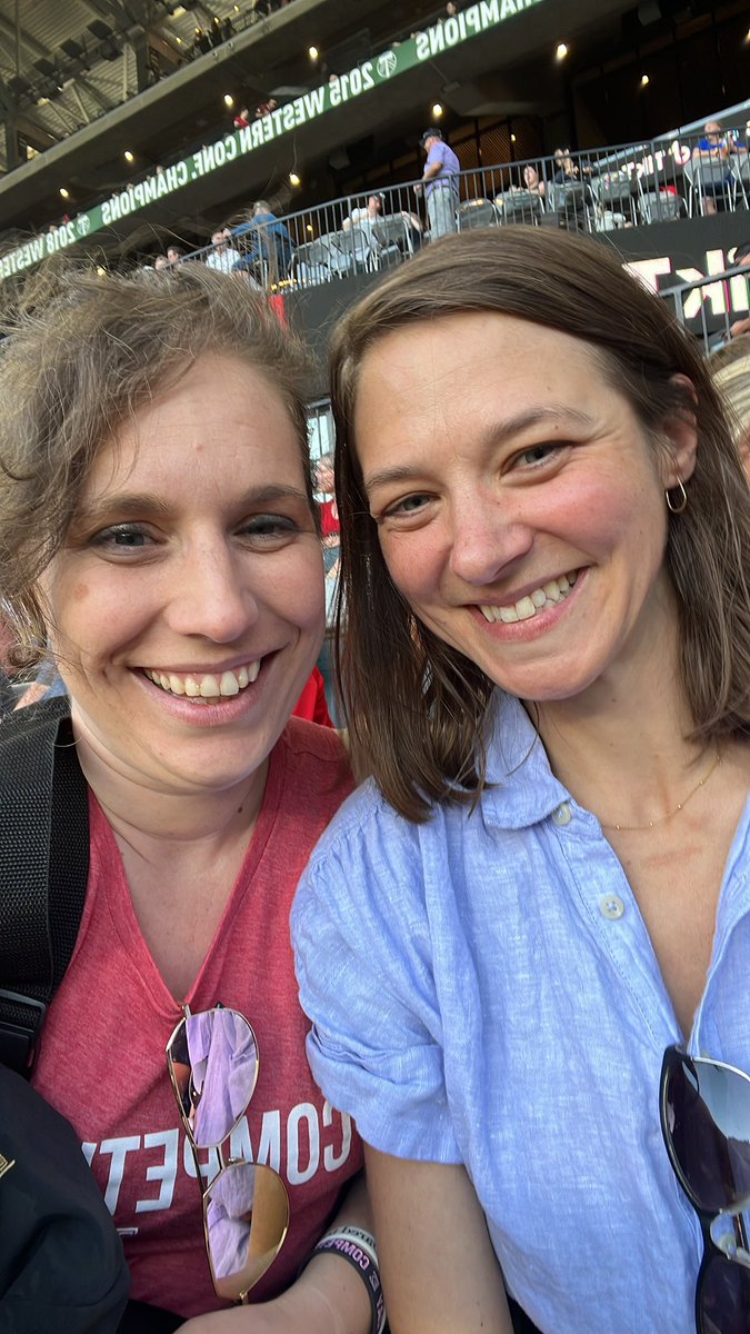 LaurenTTeague's tweet image. By any other name, a Rose 🌹⚽️

@ThornsFC #BAONPDX #birthdaygame #thisis38 #betonwomen #paywomen #believewomen