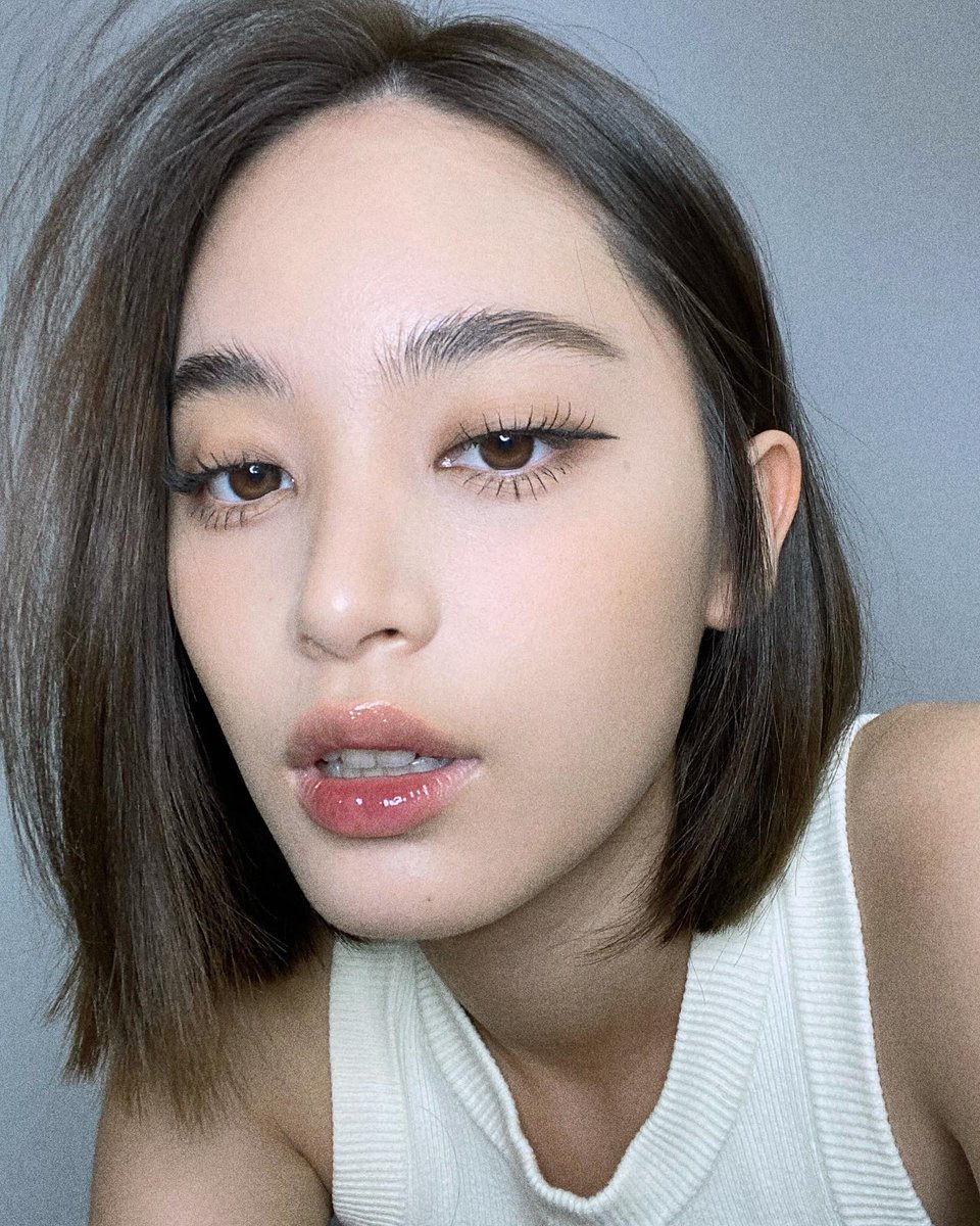 hourlyfah's tweet photo. #fahyongwaree https://t.co/4HIXj8VqUO