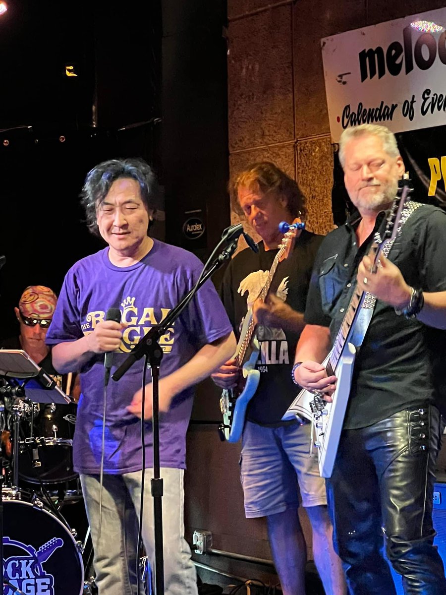 Sisco Ducks, a bunch of my favorite people, laying it down at the Mel.