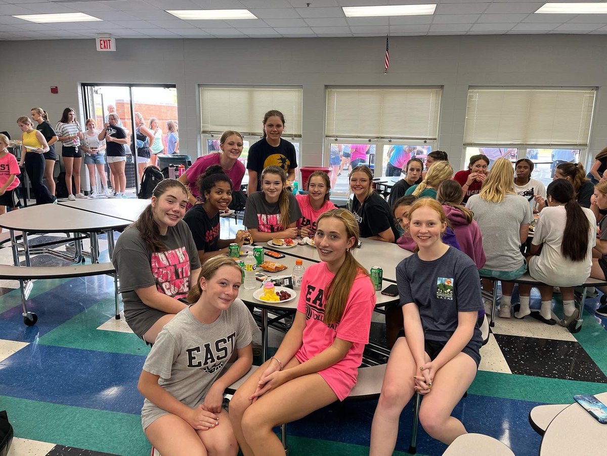 lehawksvb's tweet photo. Lakota East volleyball family picnic. So good to see all of our 7th graders to our Varsity team together as one! Thank you for coming out and celebrate with us! https://t.co/rbwqDgCw1s