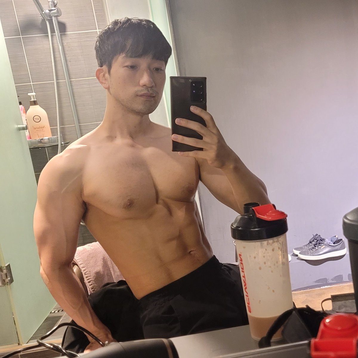 아침마다 일찍 일어나서 운동한지 몇년이 되어간다. 부상없이 꾸준히 하자아!! 💪