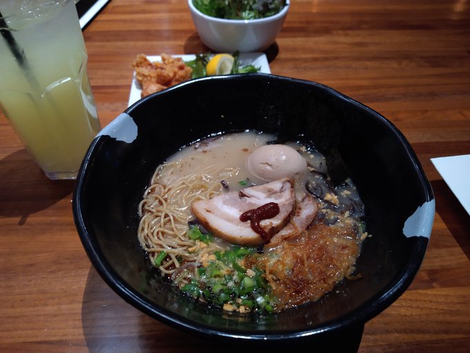 Dinner time! Drove to JinyaRamen instead of eating at the convention center. #jinyaramen tonkatsu black<a href="/tag/jinyaramen"class="tags"><span>#jinyaramen</span></a>