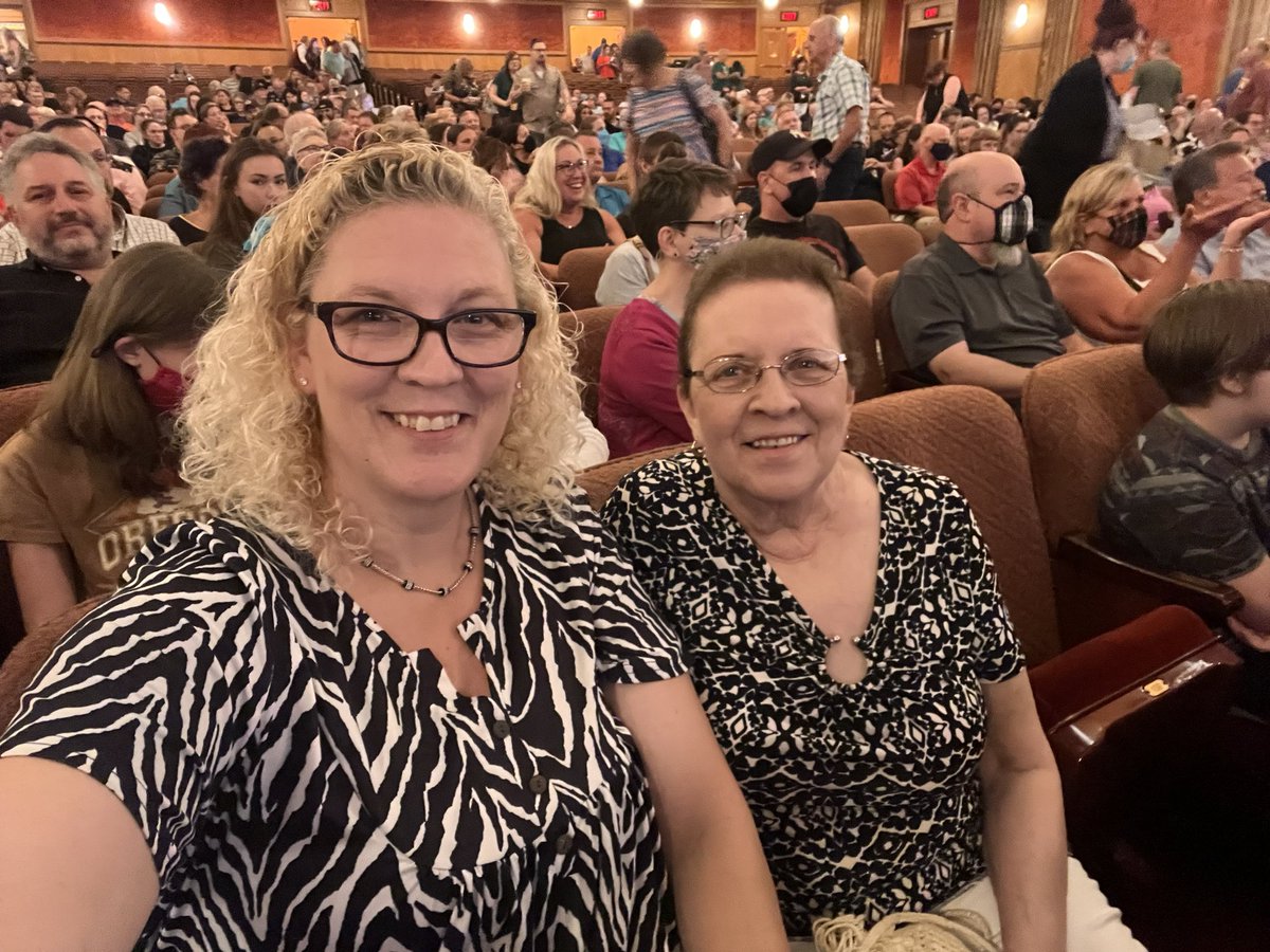Countrychick76's tweet photo. @joshuagates Thank you for a great night of stories &amp; adventure &amp; thanks for answering my question! Mom &amp; I had a great time! Now for a XU marathon🤠 https://t.co/EczRfxGeaM