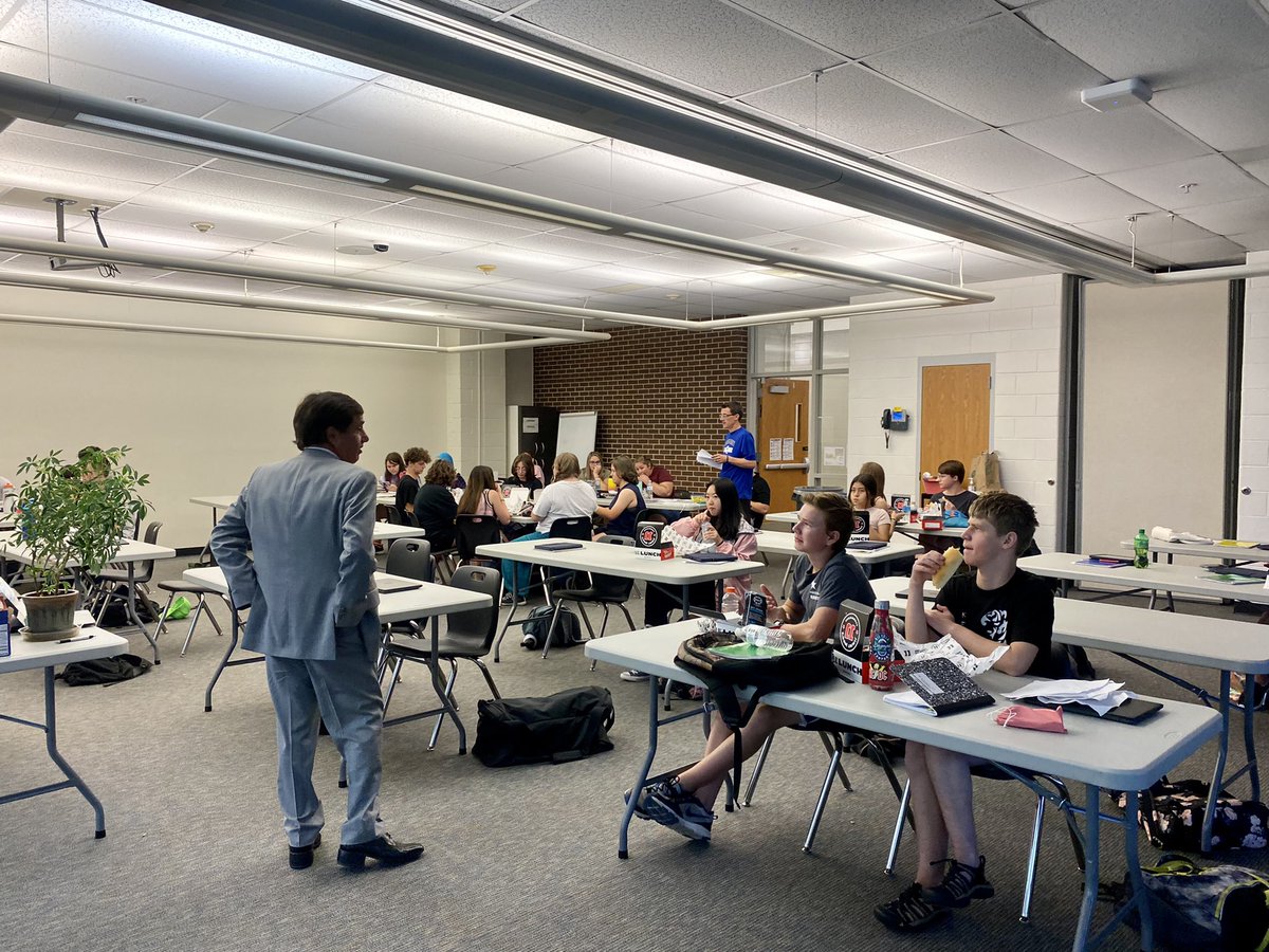 TheNewAP1's tweet photo. Today we wrapped up an amazing JumpStart program! 50 students are ready to walk thru our doors as Trojans in a couple weeks. 

We even had a few special guests! @SVVSDsupt popped in for a quick chat &amp; @LongmontHS Principal talked about The Trojan Way! 
#StVrainStorm @LHSTrojanWay https://t.co/OuX4s3ptaS