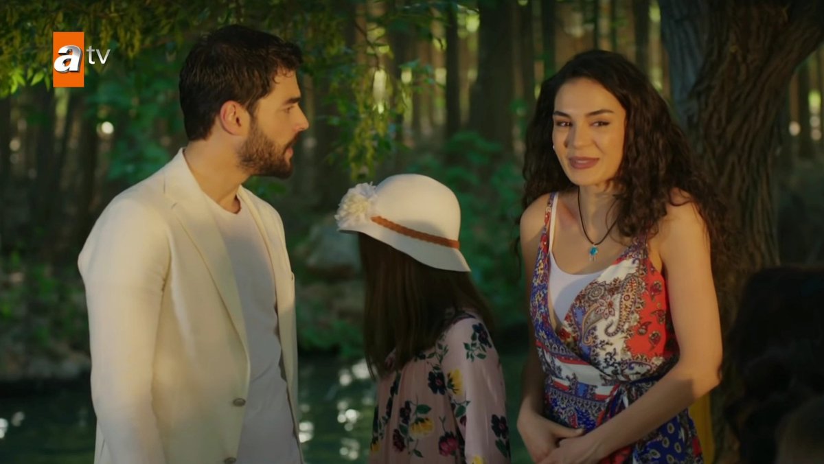 Entonces… ya que están aquí yo también tengo una sorpresa.

#HercaiEnImagen