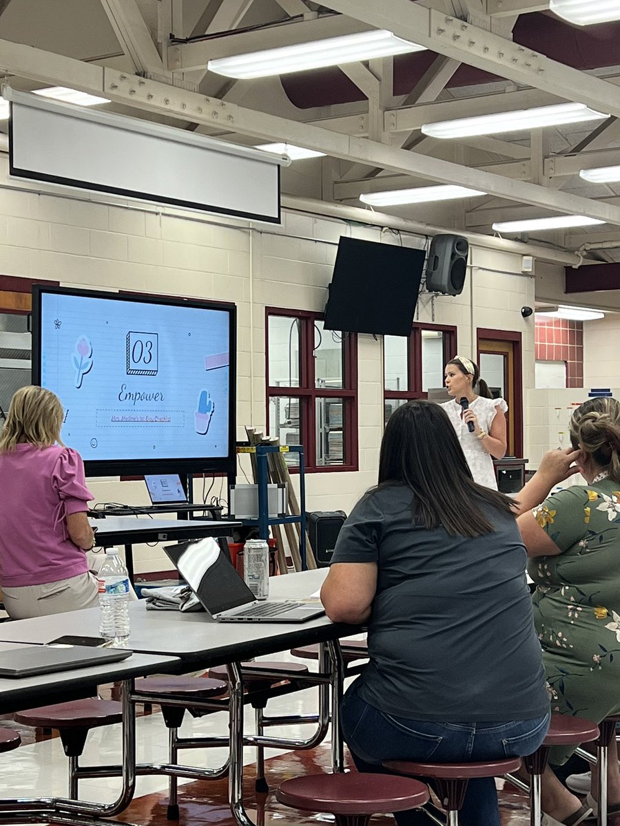 DebHilliardWBR's tweet photo. I love the BIG ENERGY that IES was giving this week 🎉🎊@IESbabybulldogs @IbervilleSchool @jeannemedine #babybulldogs #backtoschool #firstdaytips #traumapd #goodstuff https://t.co/aq6WTqUQFA