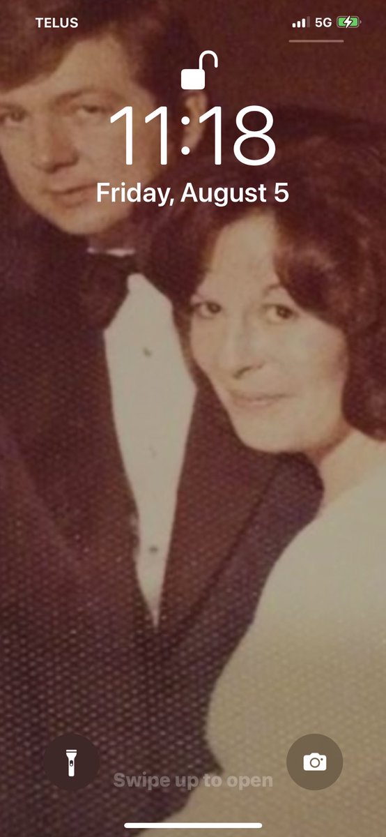 Middleton30's tweet photo. When your late parents Wedding Song is… #IslandInTheStream And they sang it to their guests! #EPIC https://t.co/kPmrAmkjBc