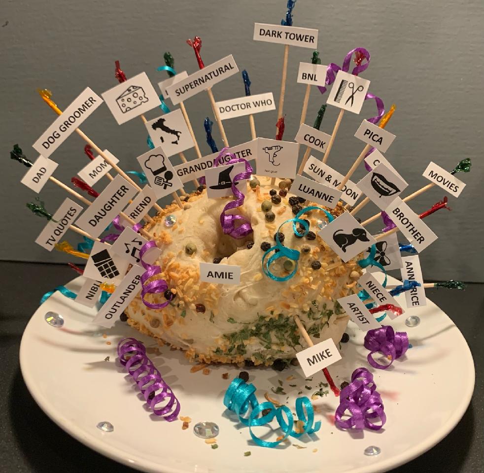 witchybitch's tweet photo. My Everything Everywhere Bagel Gish 2022 Team SoManyFrackles @gish @allatoncemovie #GISH #GISH2022 I don't know if I'm gonna eat it,  but my kitchen smells fantastic. https://t.co/X8RksOkDdE
