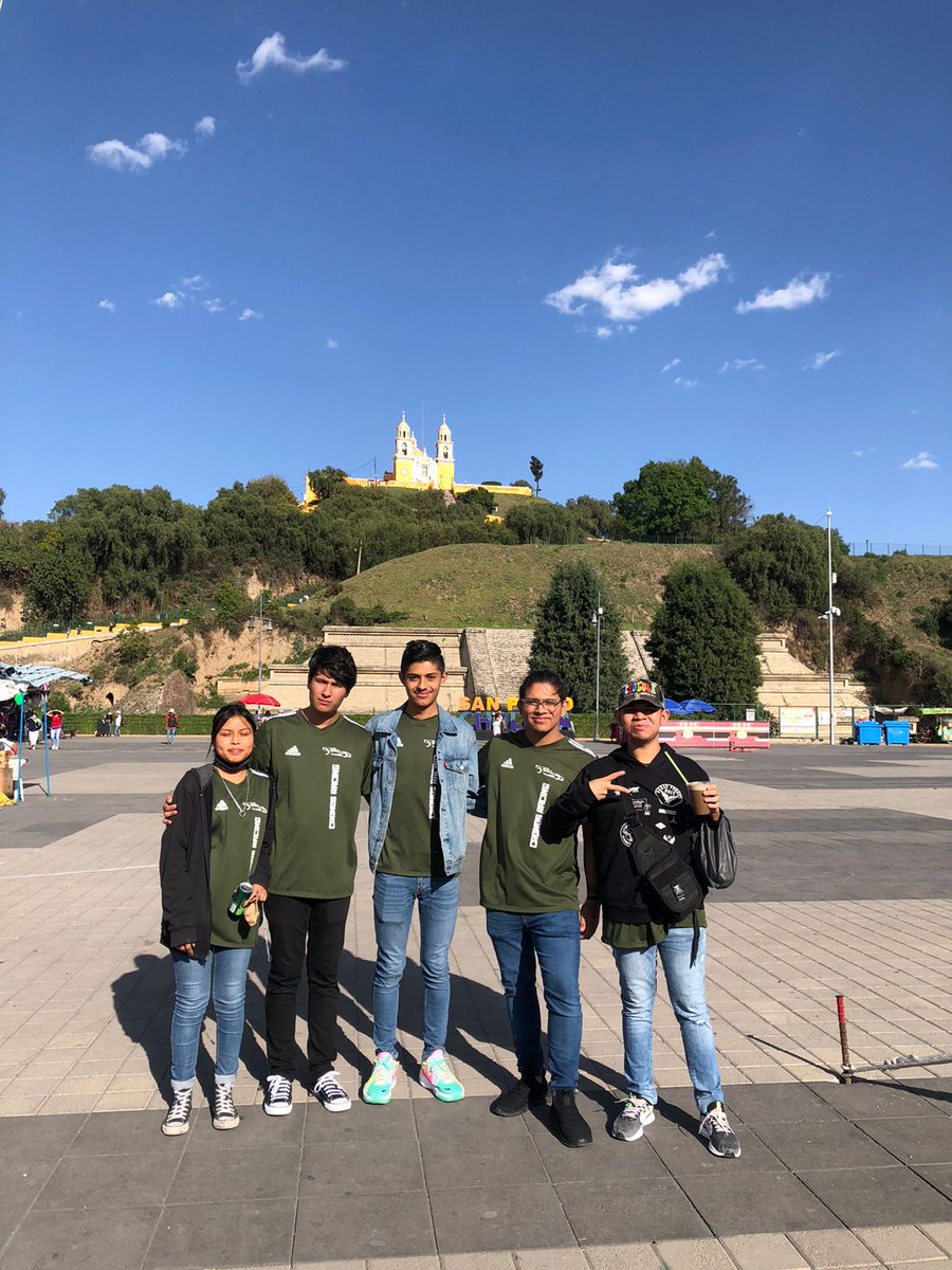 CronosRacing's tweet photo. Ciao a tutti!!!🙂🏎️
Ya nos encontramos en Puebla!!!
Listos para el dia de mañana para seguir en pie con la competencia!!🙂🏎️🏁
#cronosracing #conalepjalisco #competencianacional #f1inschools #puebla #bachillerato https://t.co/28GXQ5oq66