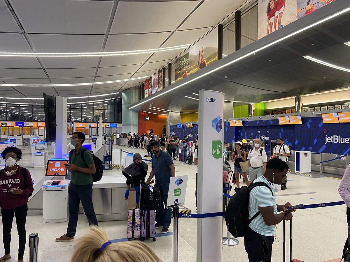 Im_Chris_James's tweet photo. Wow. @JetBlue your customer service has really gone down hill. 5 hours and no rep, lines that are hours long. You used to be a great airline. I’ll never fly with you again. https://t.co/Gb7xFLqkxl
