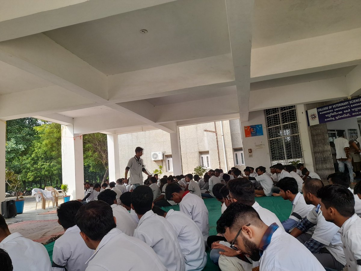 Strike day :- 5 
Sk,Nagar..,dantiwada 
#Increase_Guj_Vet_Stipend 
#Guj_vet_union 
#Guj_veterinary_students_on_strike 
<a href="/KanuDesai180/">Kanu Desai</a> <a href="/RaghavjiPatel/">Raghavji Patel</a> <a href="/CMOGuj/">CMO Gujarat</a> <a href="/tv9gujarati/">Tv9 Gujarati</a> pic.x.com/zXpgNyr50R