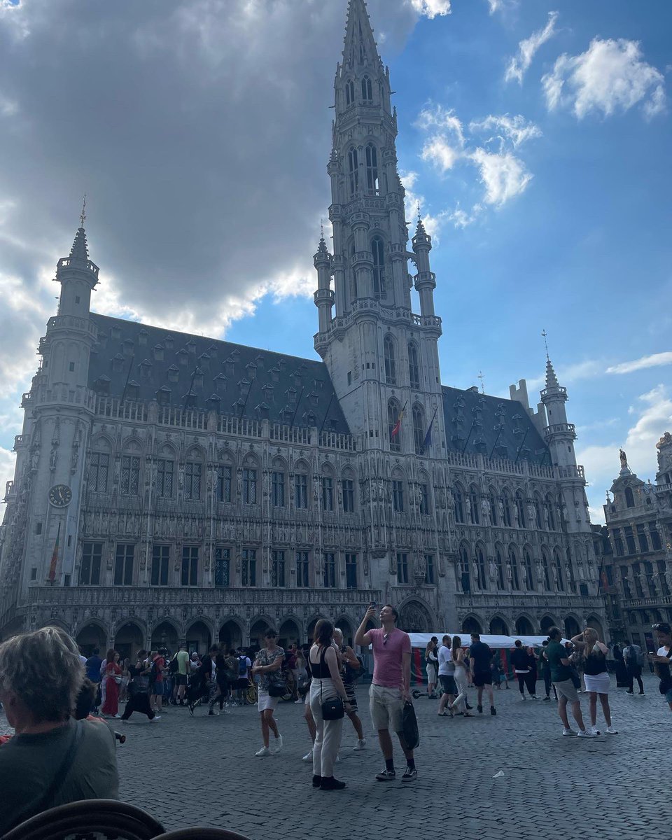 don_b38's tweet photo. Great time had in Brussels https://t.co/RAUqh2BIhI