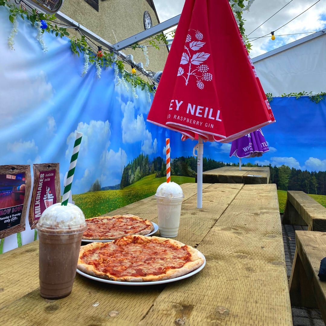 The outdoor terrace at our Chesser site is perfect for enjoying a well earned pizza and milkshake at the end of your game, plus beers, wines &amp; spirits available at the bar
 👉🏻 bit.ly/3Ope7et 
📲 Call 0131 228 2141
#football #5aside #edinburghfootball