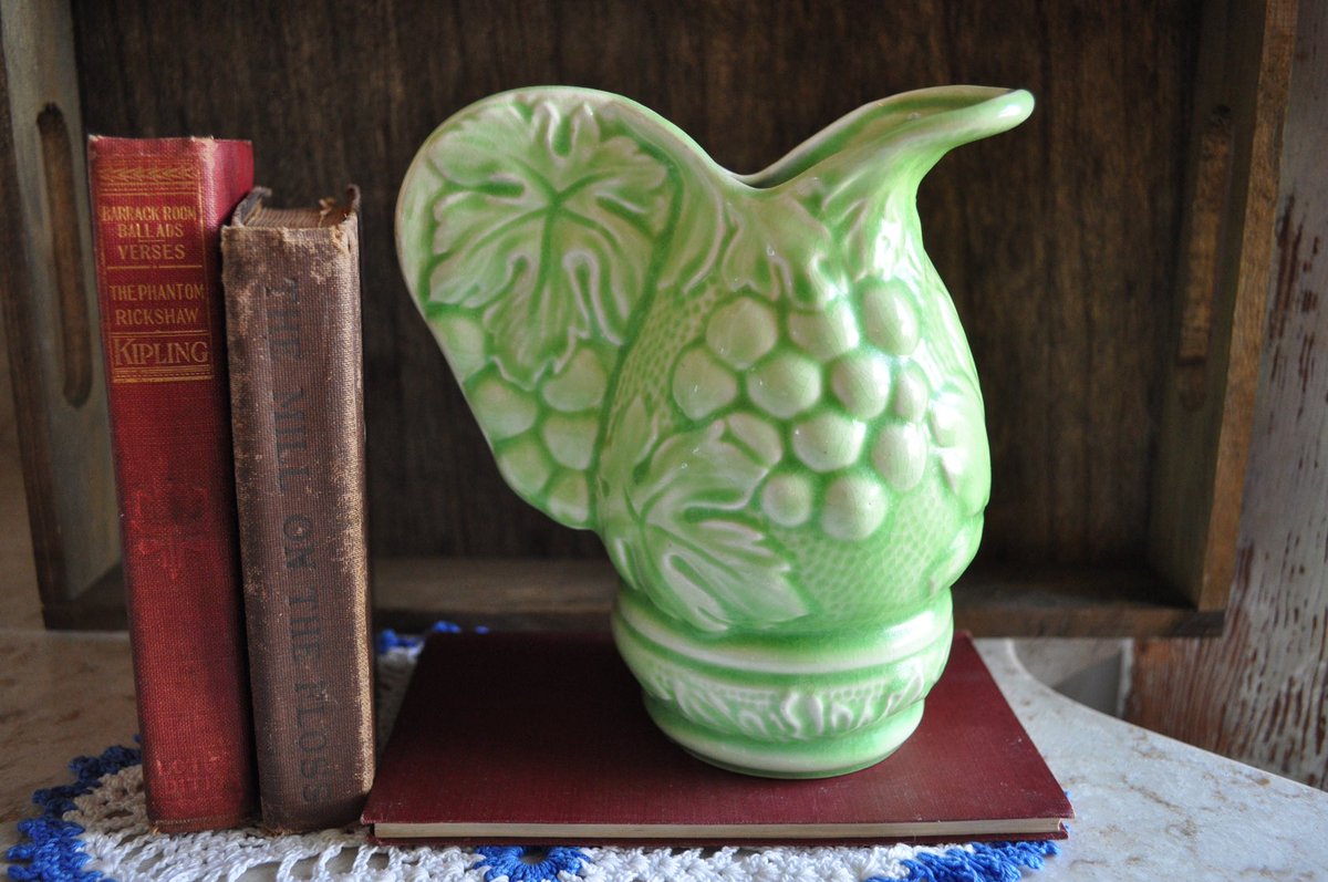 janntcoles1's tweet photo. Excited to share the latest addition to my #etsy shop: Vintage Art Deco Royal Art Green Grapes Pottery Pitcher #artdeco #vintagepottery #englishpottery #royalartpottery #artdecopitcher https://t.co/1u74Ixc1pX https://t.co/3AADqnX0KT